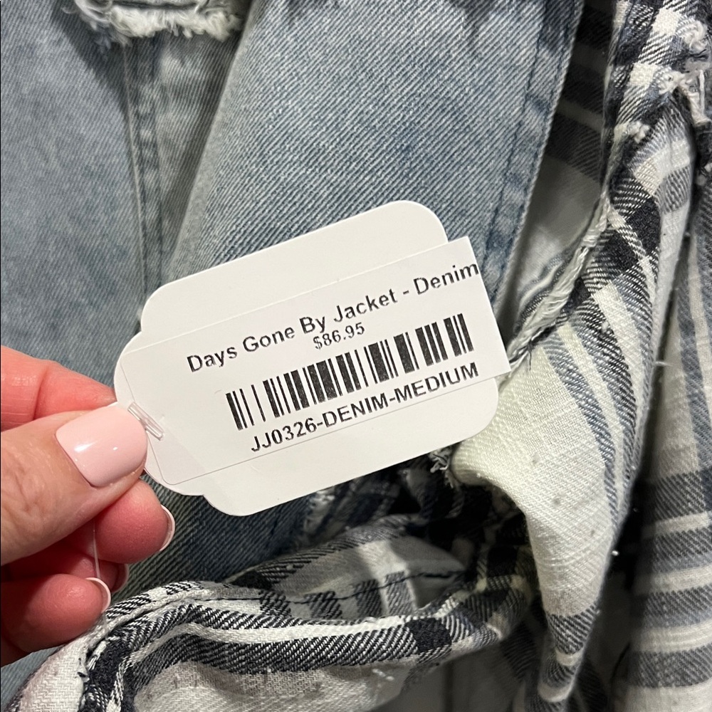 Oli & Hali NWT Blue/White Jean Jacket w oversized snap buttons and plaid sleeves - Picture 13 of 16